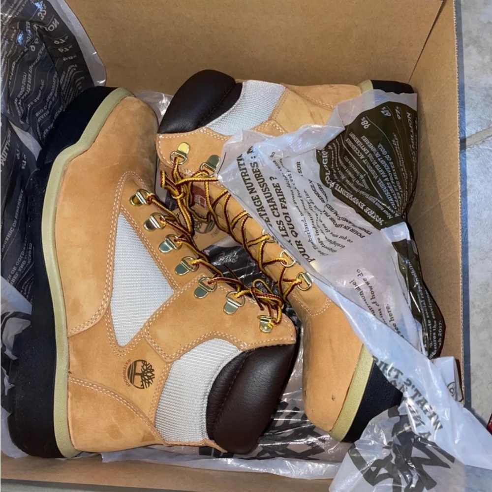 Timberland Field Boot 6 in wd “WHEAT NUBUCK”